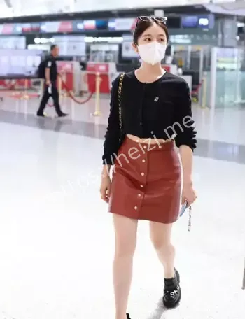 李兰迪露脐上衣